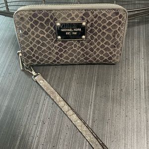 Michael Kors Wristlet